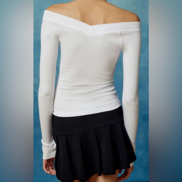 Urban Outfitters BDG Shannen Slinky V-Neck Long Sleeve T-Shirt White - Picture 2 of 7